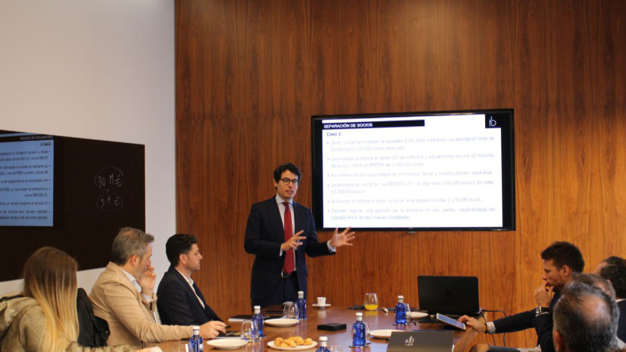 La transmisión de la empresa y su fiscalidad, objeto de estudio en Romá Bohorques Tax Legal. Foto 1