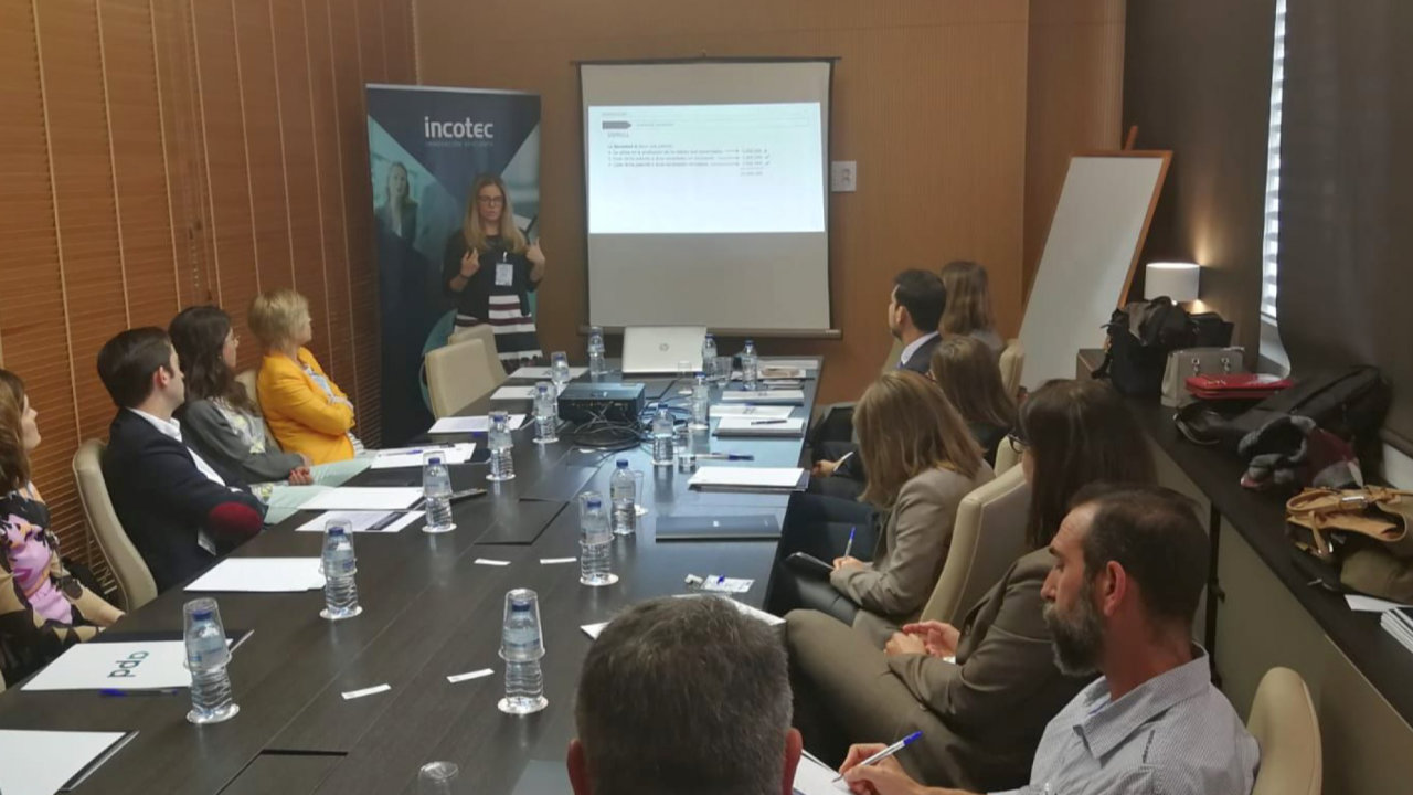 María García Chanzá aborda la planificación fiscal en el contexto del PatentBox. Foto 1